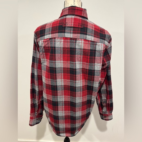 Duluth Trading Flannel Button Down Shirt Size Medium Red Plaid Long Sleeve - Picture 3 of 7